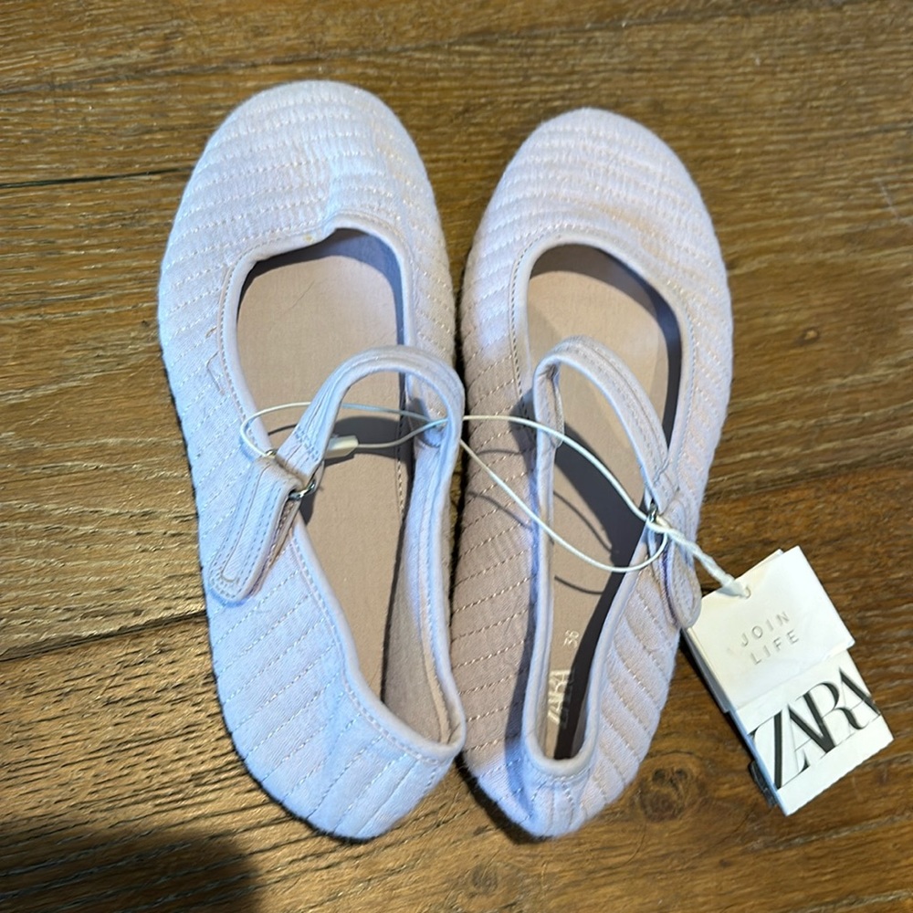 Girls Zara Mary Jane’s size 4